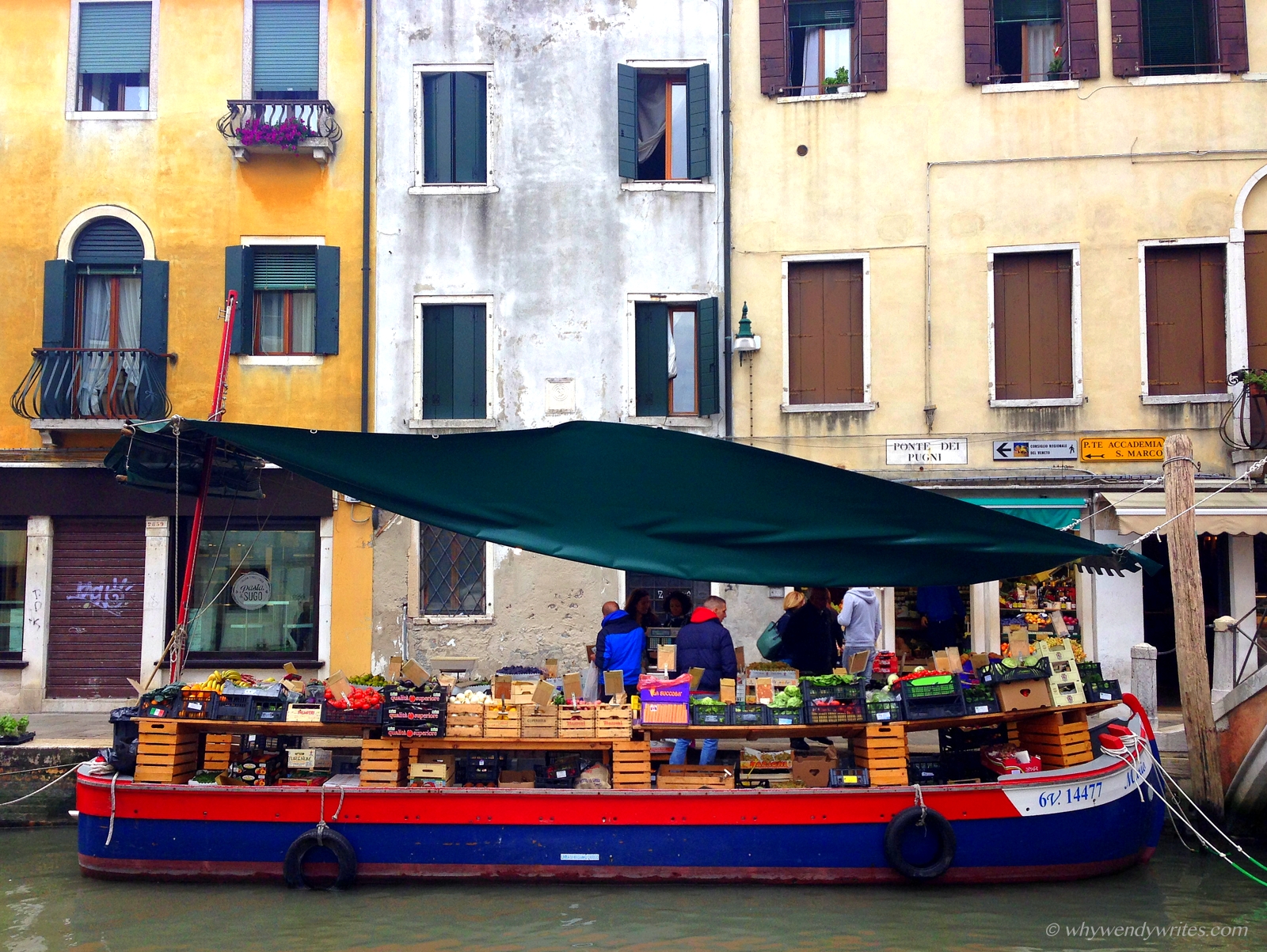 Floating market